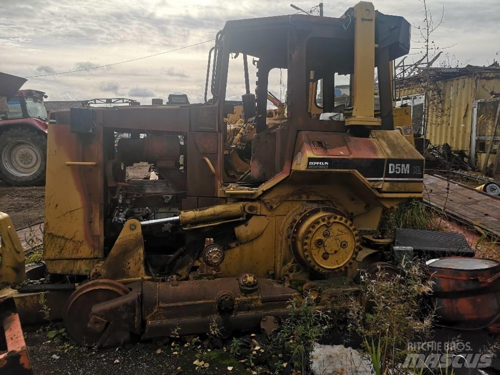 CAT D 5 M XL Crawler dozers