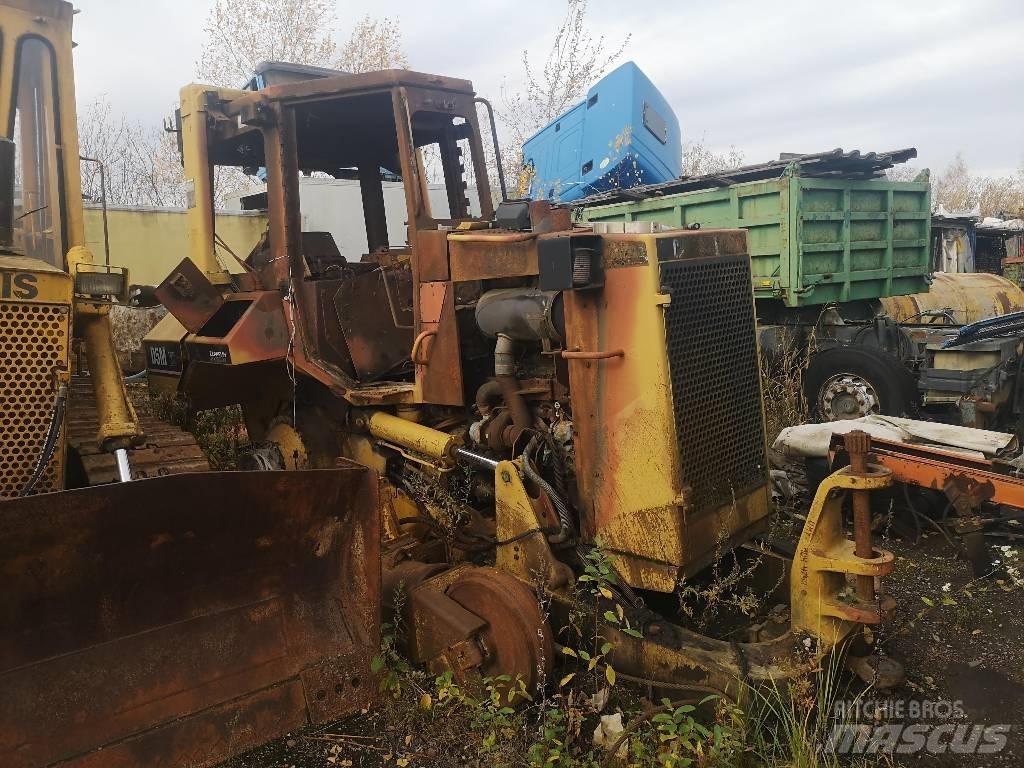 CAT D 5 M XL Crawler dozers