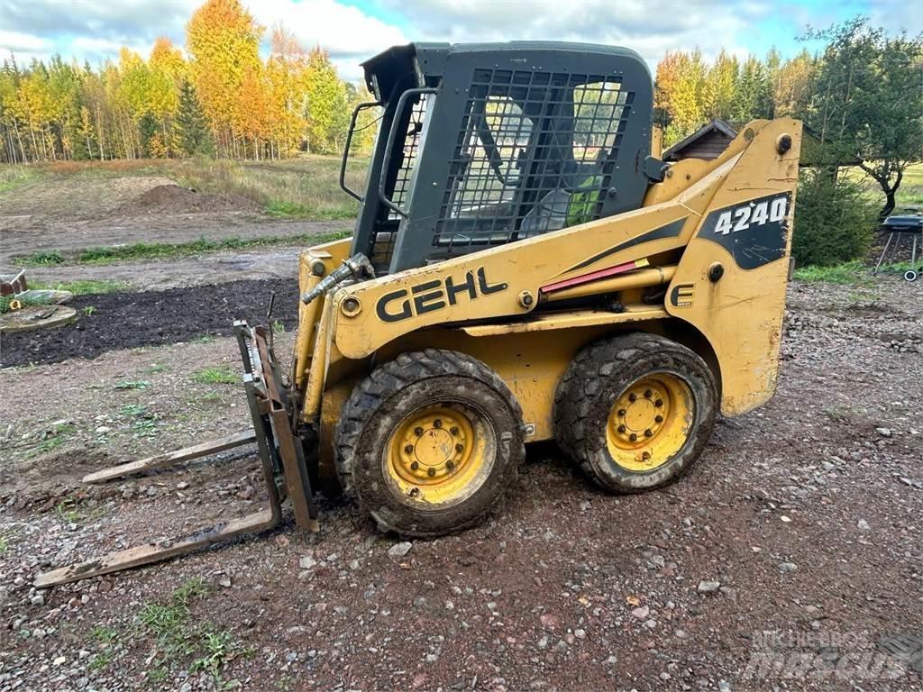 Gehl 4240 Skid Steer Loaders