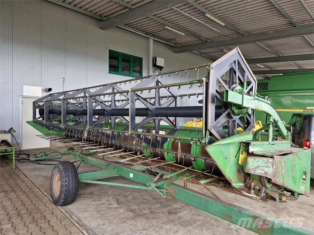 John Deere 2066 Combine Harvesters