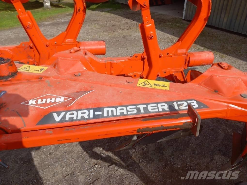 Kuhn Vari-Master 123 Reversible ploughs