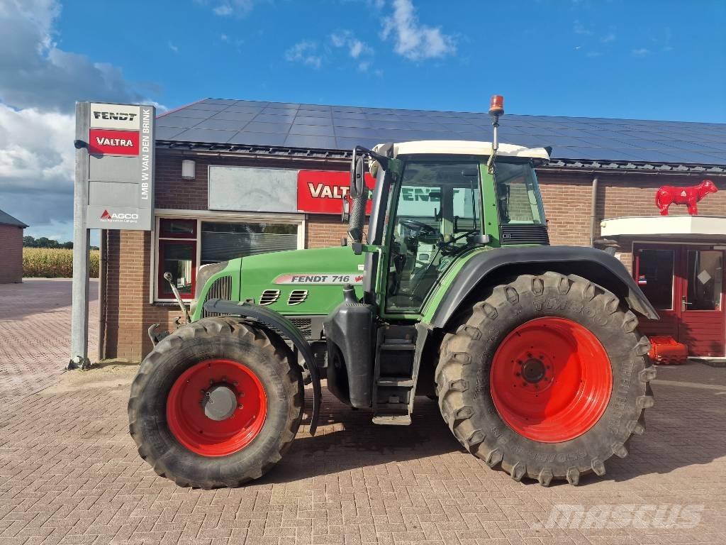 Fendt 716 com 3 Tractors