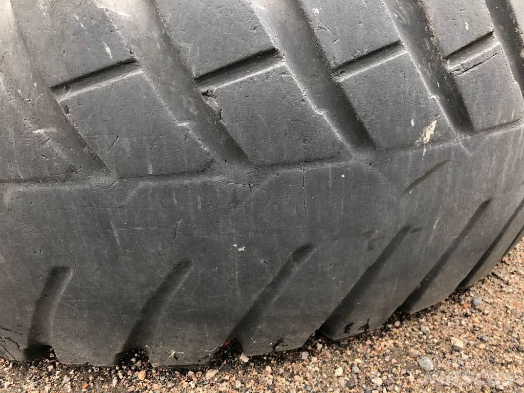 Nokian 400/80R28 Tires, wheels and rims