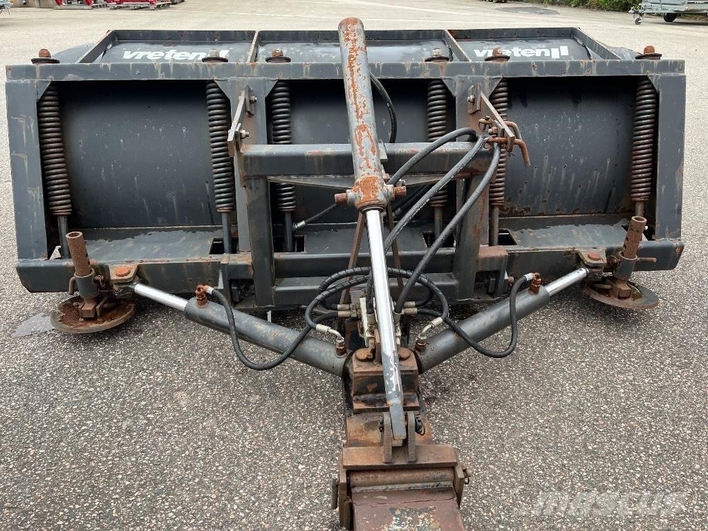 Vreten Diagonalblad Snow Grooming Equipment