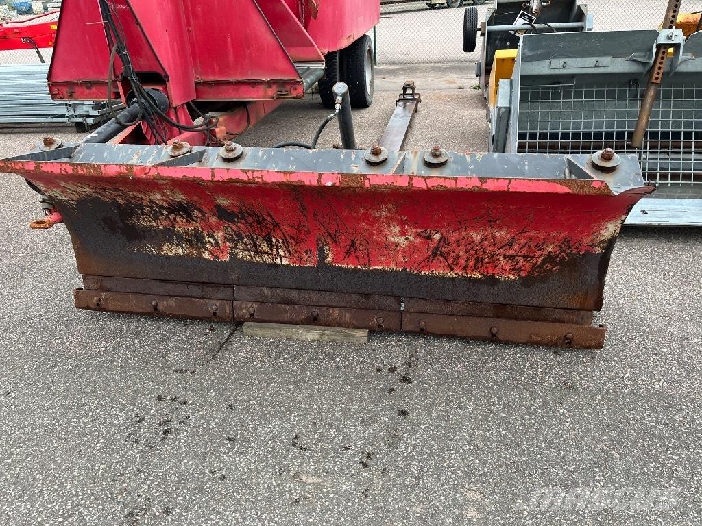 Vreten Diagonalblad Snow Grooming Equipment