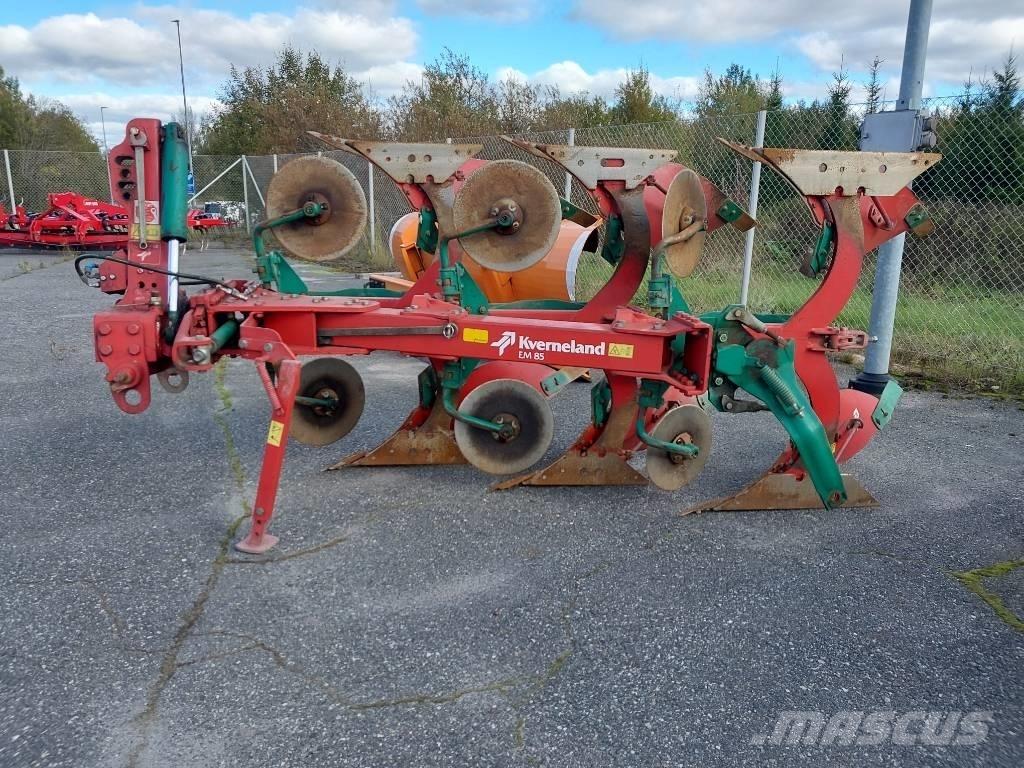 Kverneland EM85 Reversible ploughs