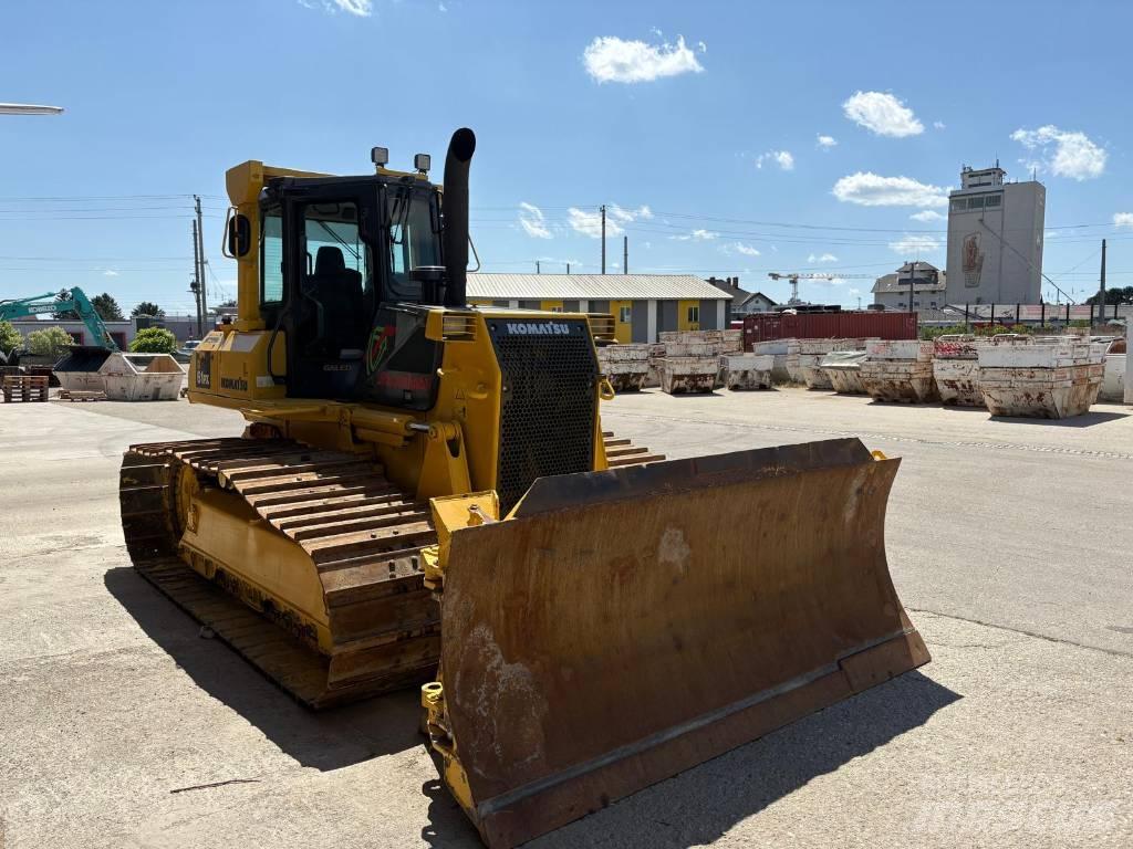 Komatsu 61 PX Crawler dozers