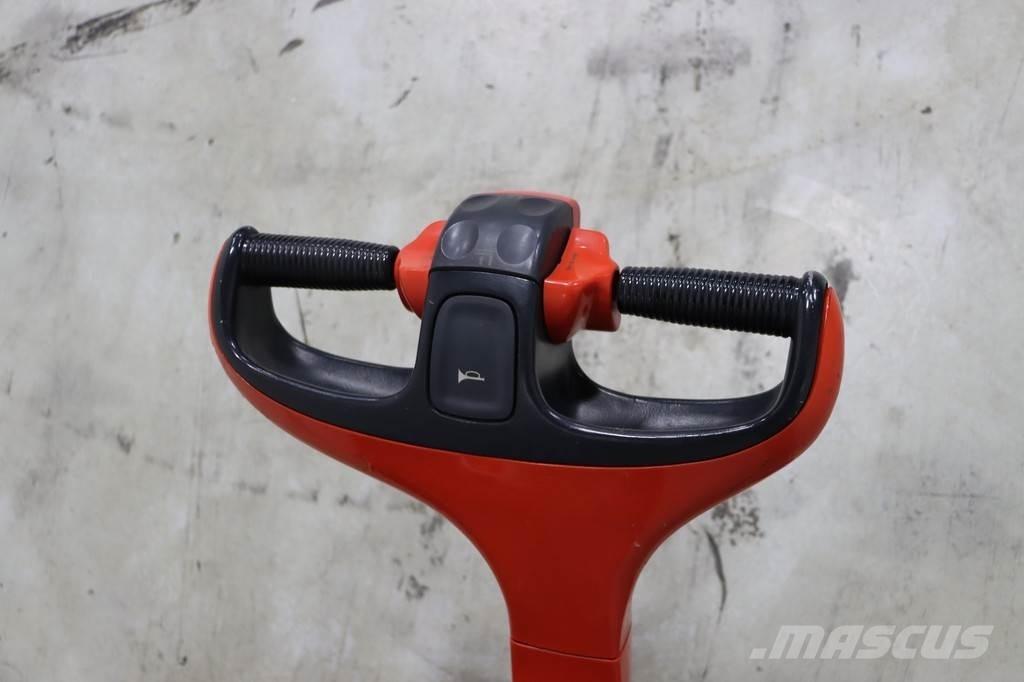 Linde L12 Pedestrian stacker
