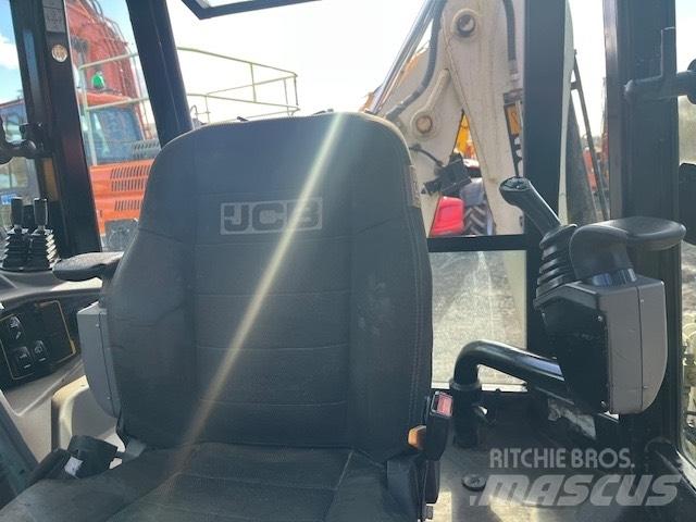 JCB 3CX Compact Backhoe Loaders