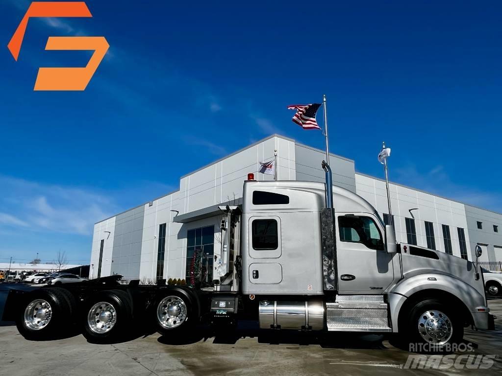 Kenworth T 880 Conventional Trucks / Tractor Trucks
