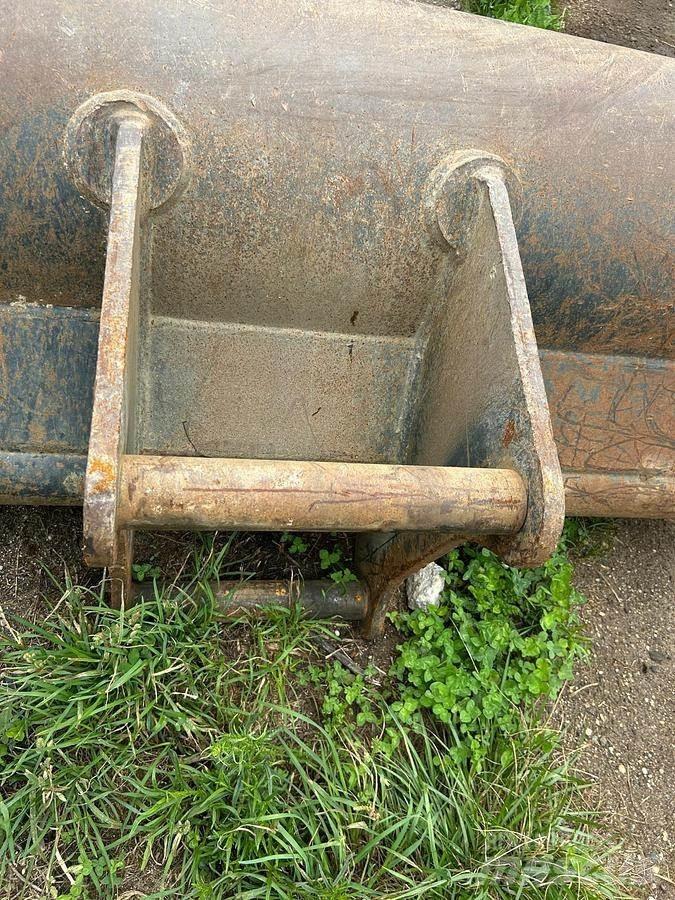 Mecalac 15MWR Buckets