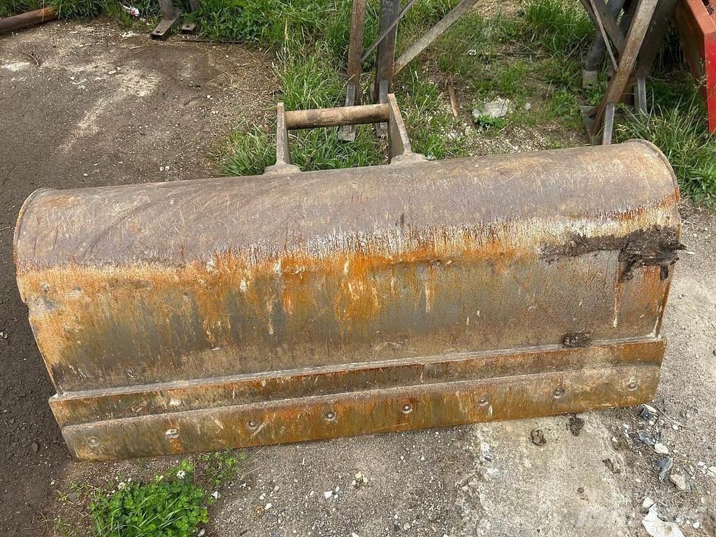 Mecalac 15MWR Buckets
