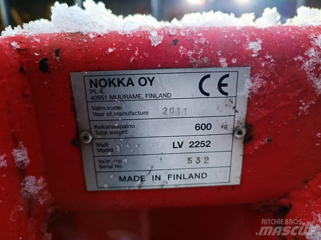 Esko LV 2252 Snow Blowers