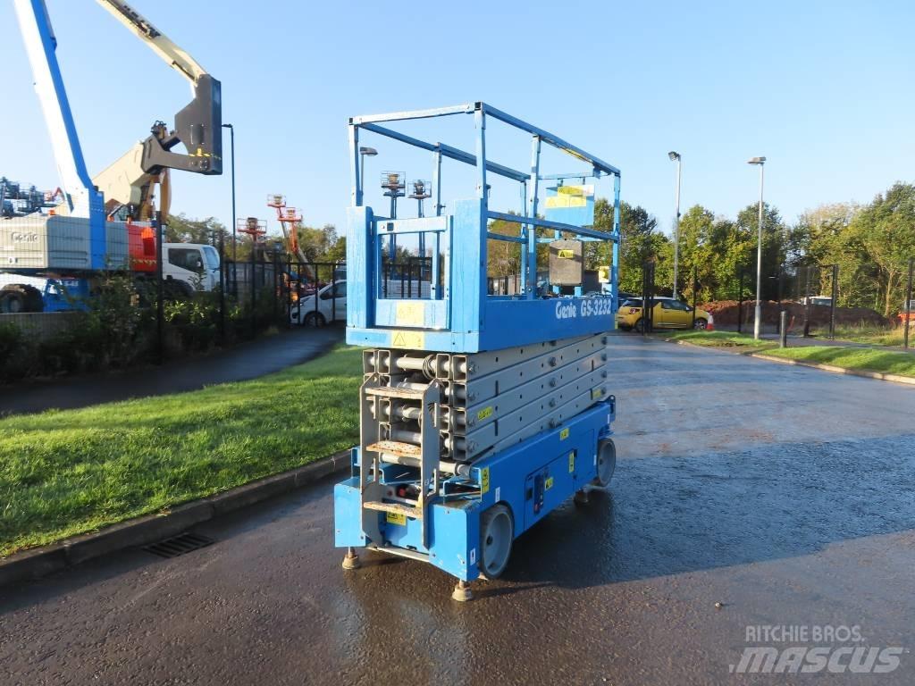 Genie GS 3232 Scissor Lifts