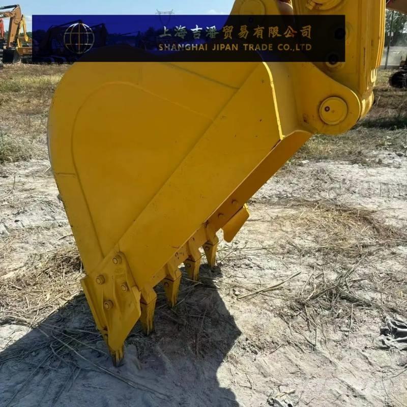 Komatsu PC 210 Crawler excavators