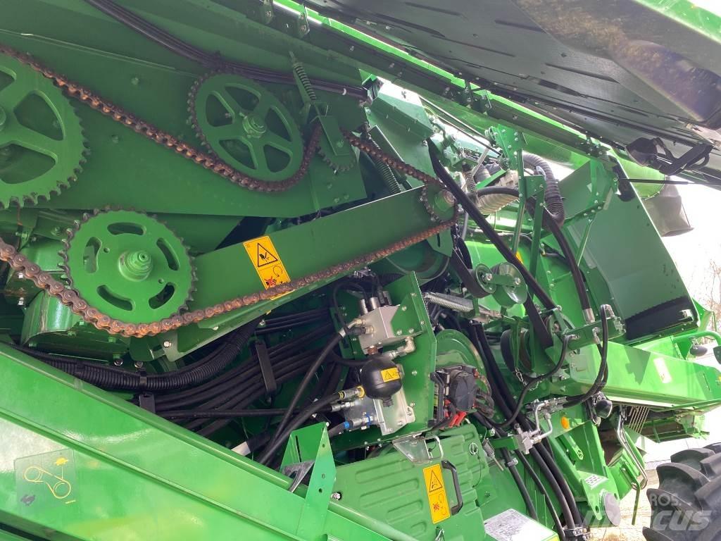 John Deere T560 HM Combine Harvesters