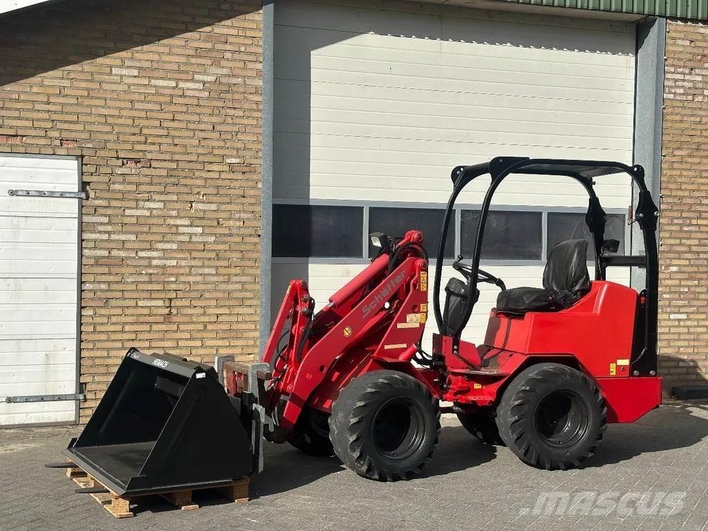Schäffer 2033 Wheel Loaders