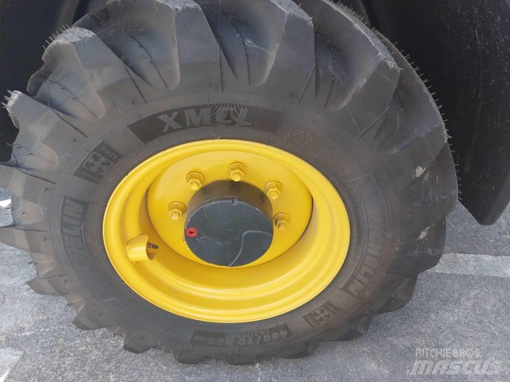 Komatsu WA80M-8 Mini Loader