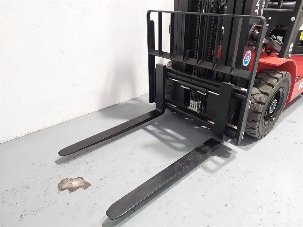  EFL252 Litio Electric Forklifts