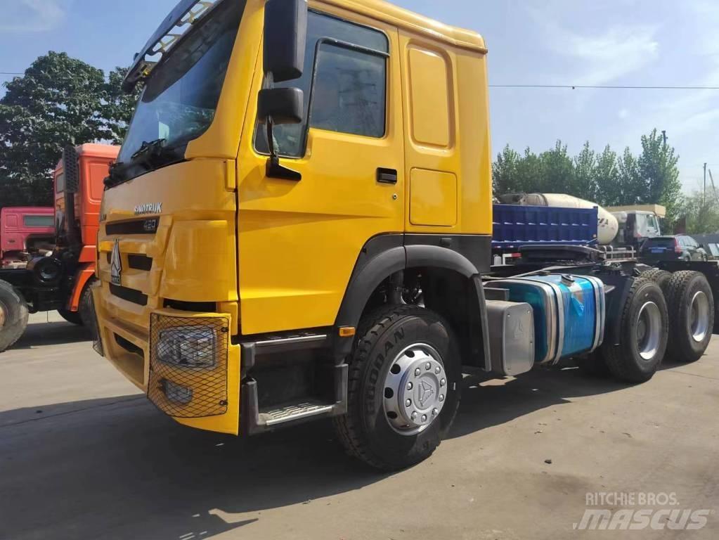Howo 420 6x4 Conventional Trucks / Tractor Trucks
