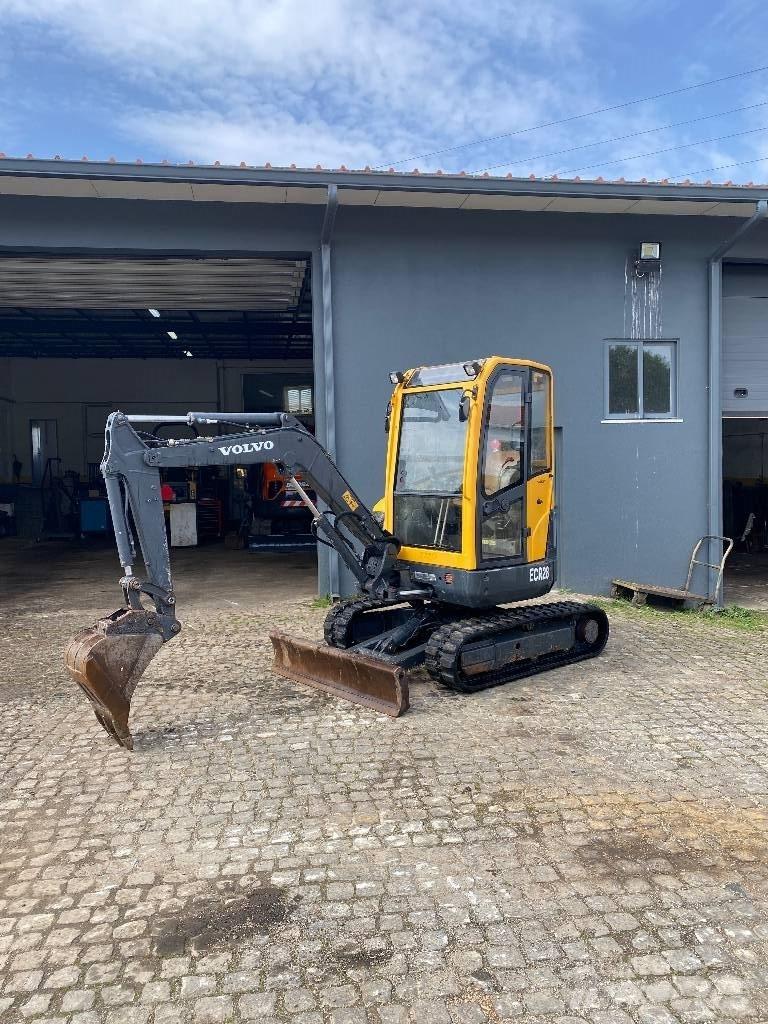 Volvo ECR 28 Mini Excavators <7t (Mini Diggers)