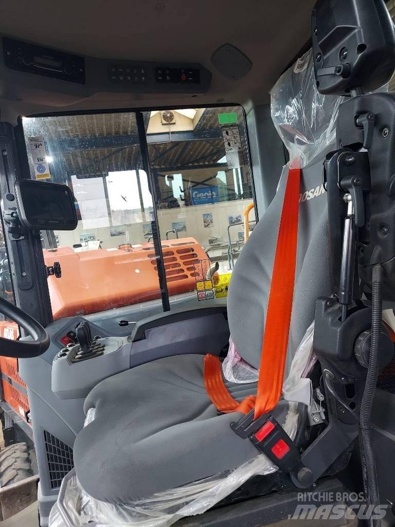 Develon DL 320-7 Wheel Loaders