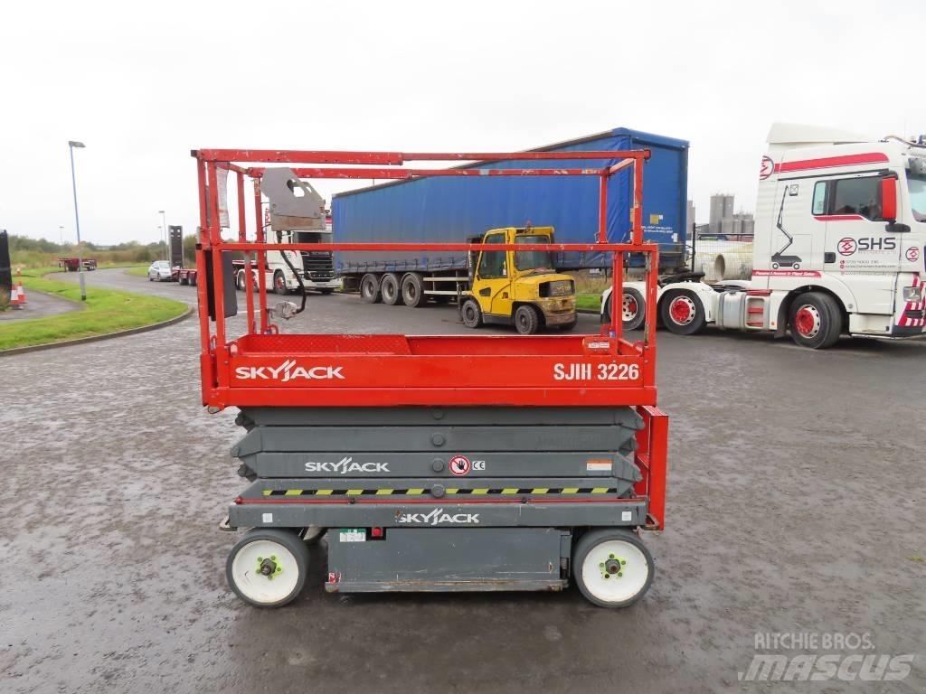 SkyJack SJ III 3226 Scissor Lifts