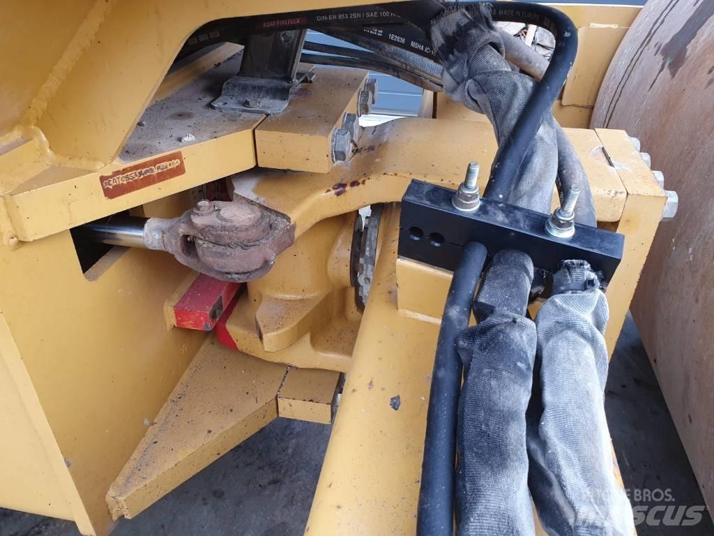 CAT CS 553 Twin drum rollers