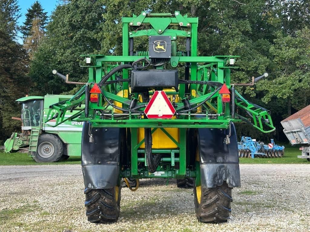 John Deere 740 Trailed sprayers