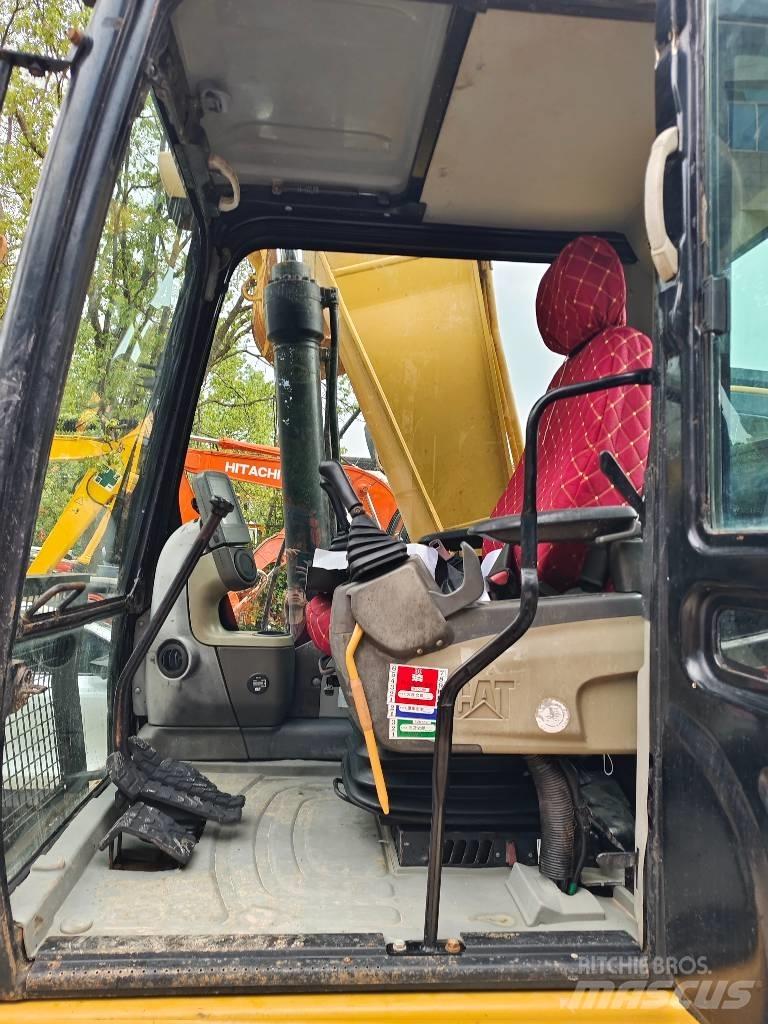 CAT 320 D2 Crawler Excavators