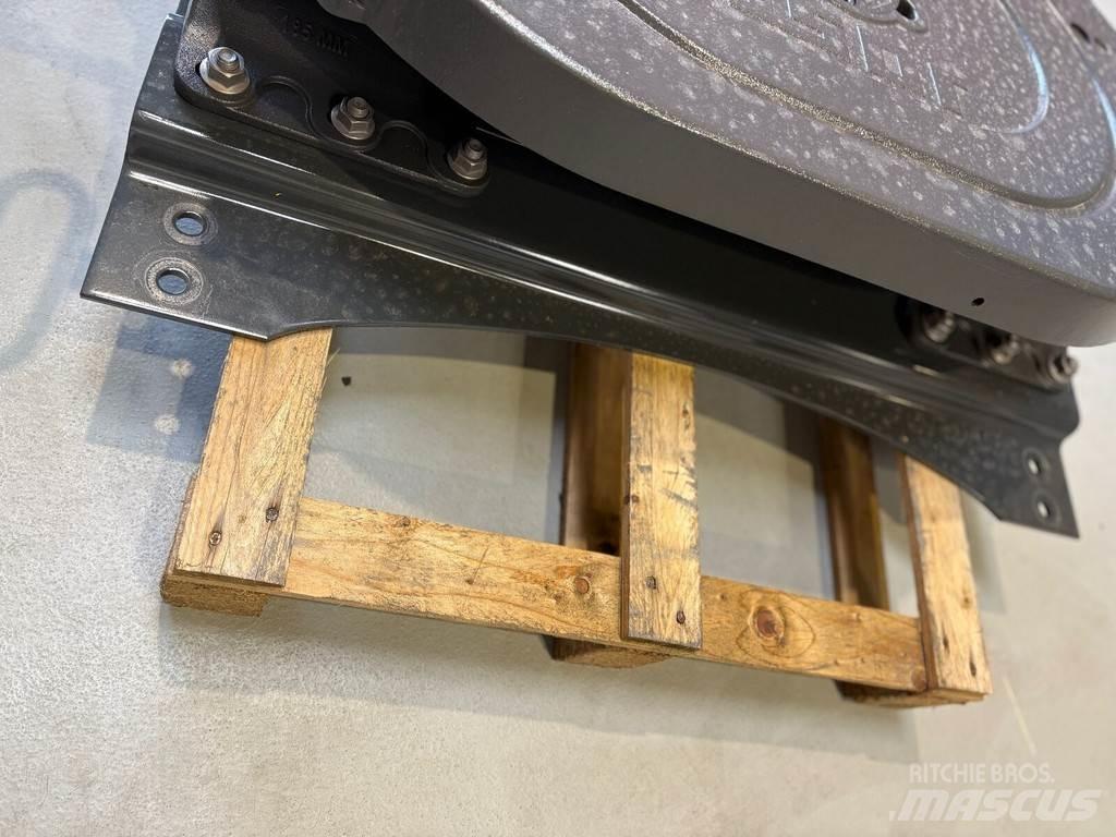 Jost JSK37c Chassis and suspension