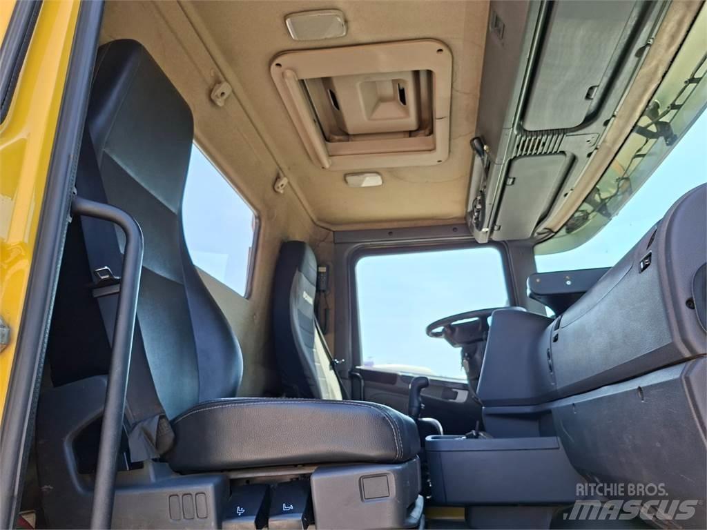 Scania T 420 LA Conventional Trucks / Tractor Trucks