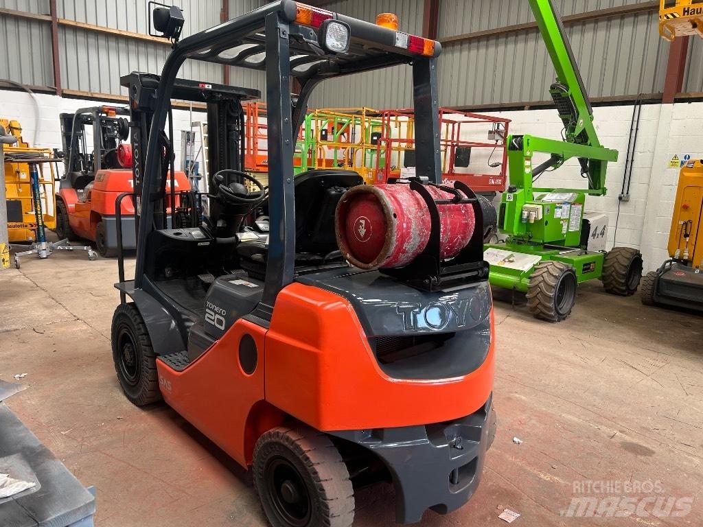 Toyota 02-8 FGF 20 LPG trucks