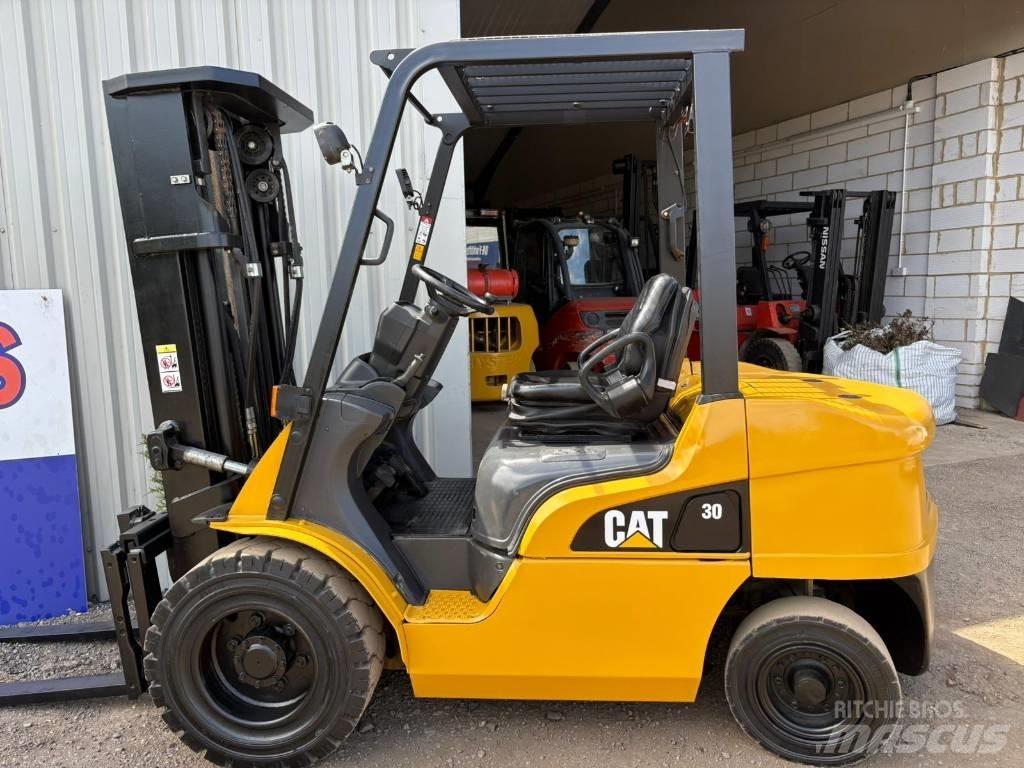CAT DP30NT Diesel Forklifts