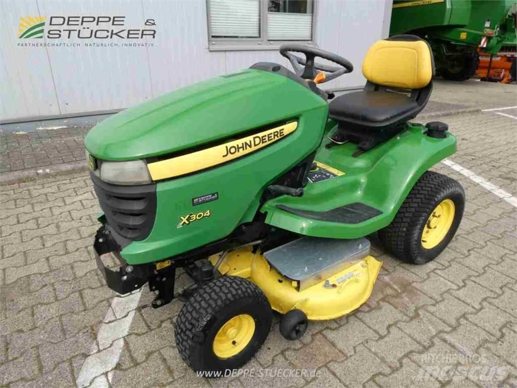 John Deere X304 Mowers