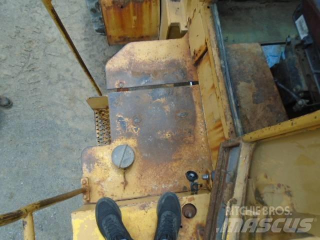 Clark 125 B Wheel Loaders