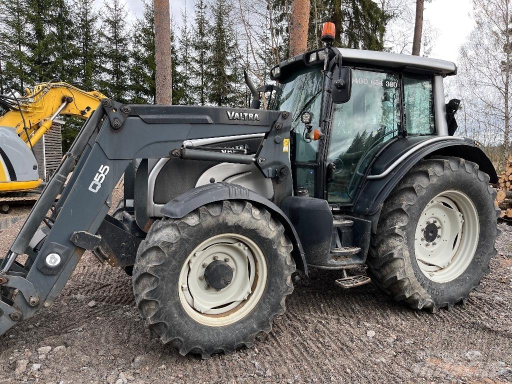 Valtra N 121 HT Tractors