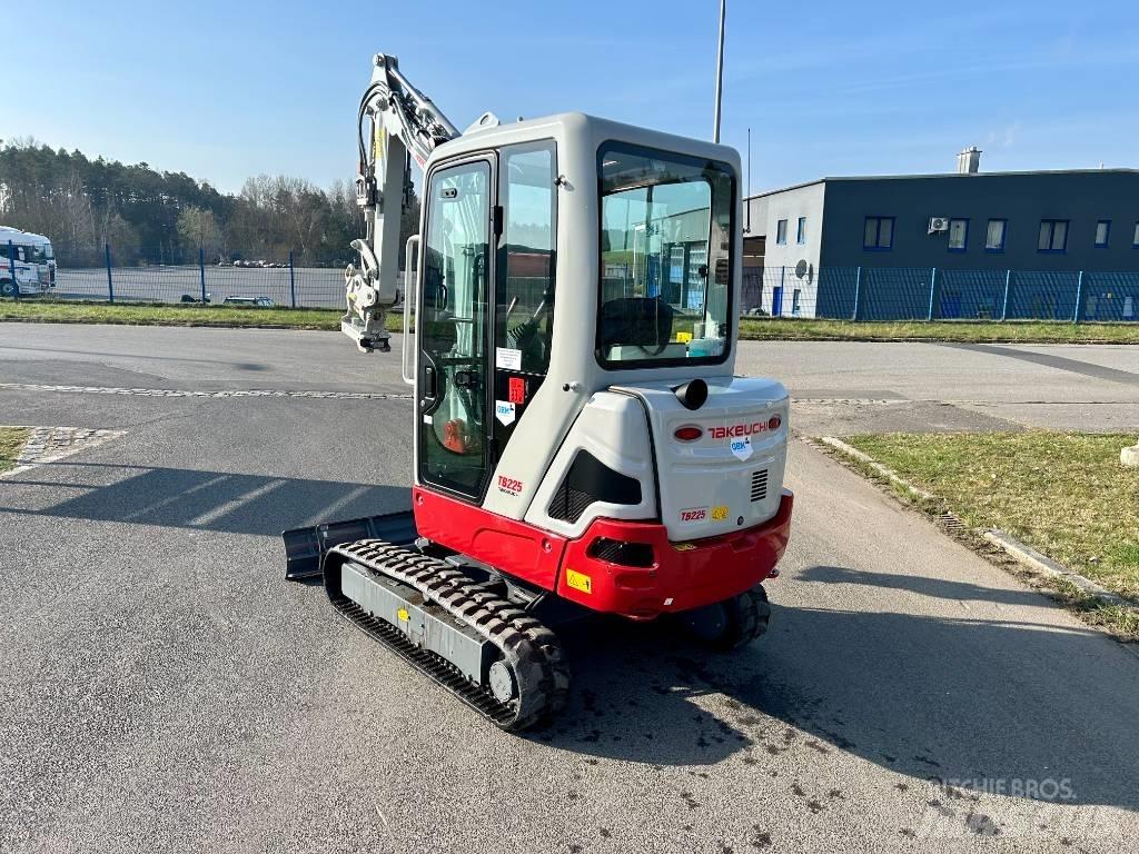 Takeuchi TB 225 Mini Excavators <7t (Mini Diggers)