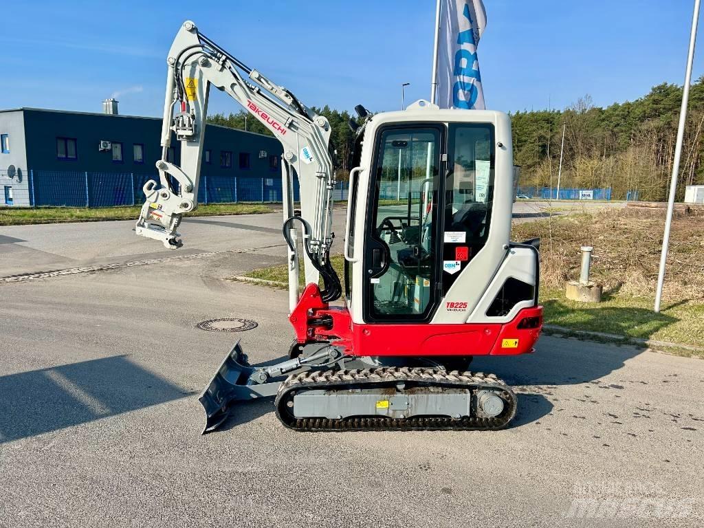 Takeuchi TB 225 Mini Excavators <7t (Mini Diggers)