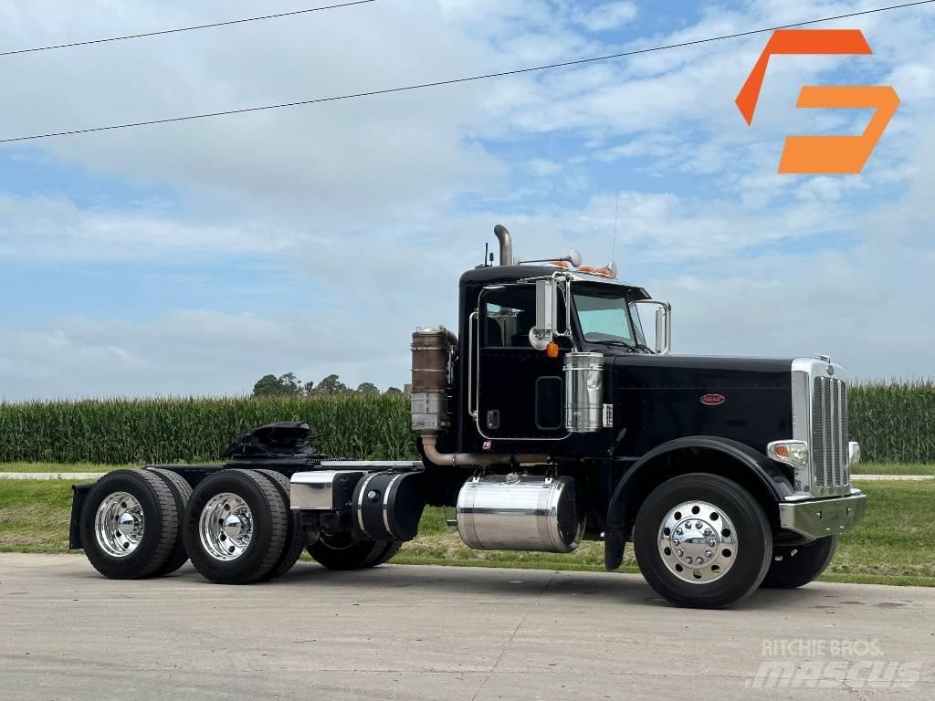 Peterbilt 388 Conventional Trucks / Tractor Trucks