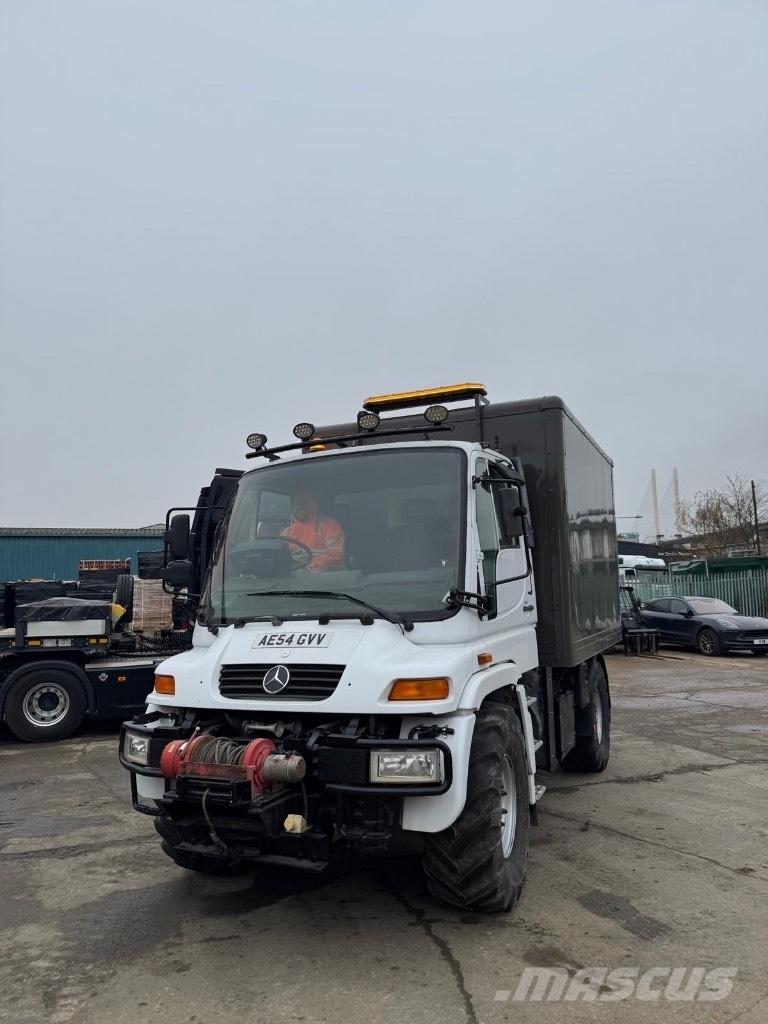 Unimog U300 Utility Machines