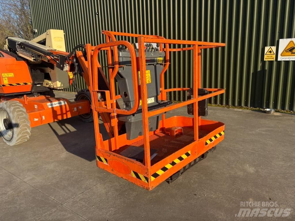 JLG 340 AJ Articulated boom lifts