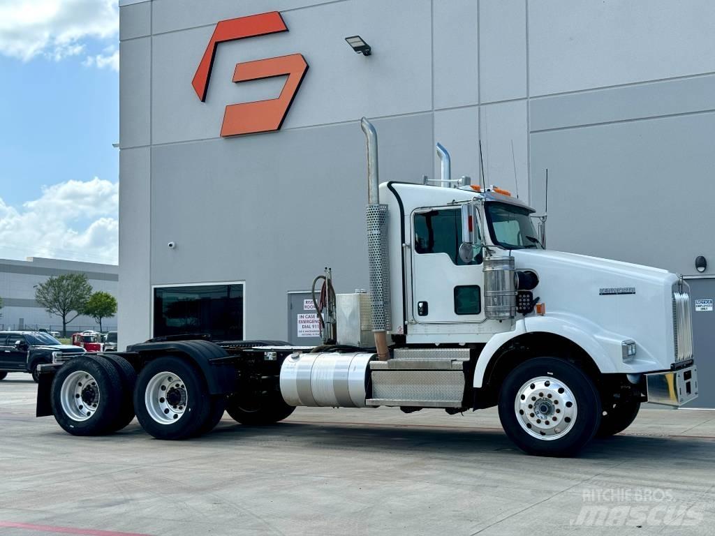 Kenworth T 800 Conventional Trucks / Tractor Trucks