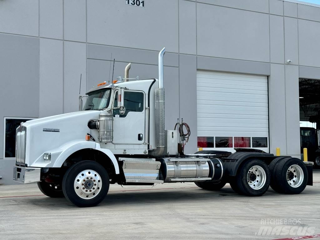 Kenworth T 800 Conventional Trucks / Tractor Trucks