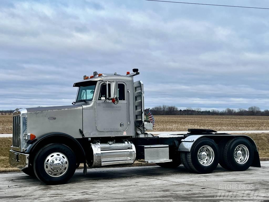 Peterbilt 378 Conventional Trucks / Tractor Trucks