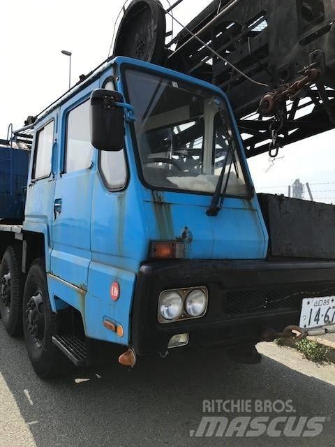 Sumitomo ST350MT Rough Terrain Cranes