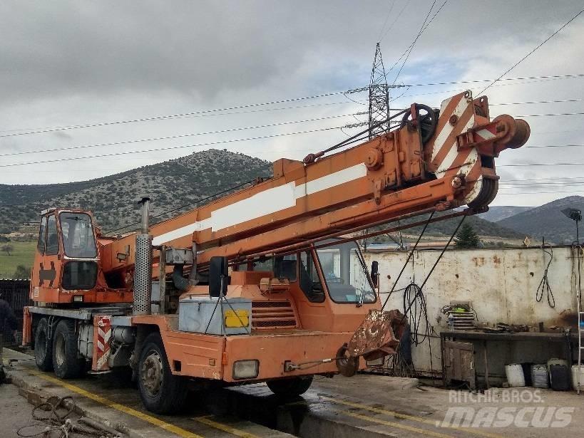 Kato NK 20B Mobile and all terrain cranes