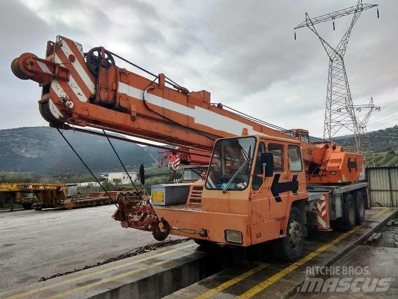 Kato NK 20B Mobile and all terrain cranes
