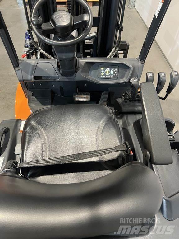 Doosan B34NS Electric Forklifts