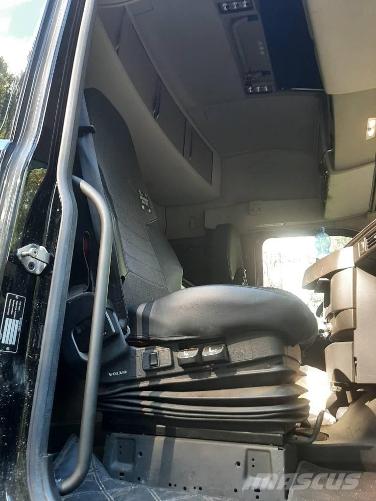 Volvo FH 13 Cab & Chassis Trucks